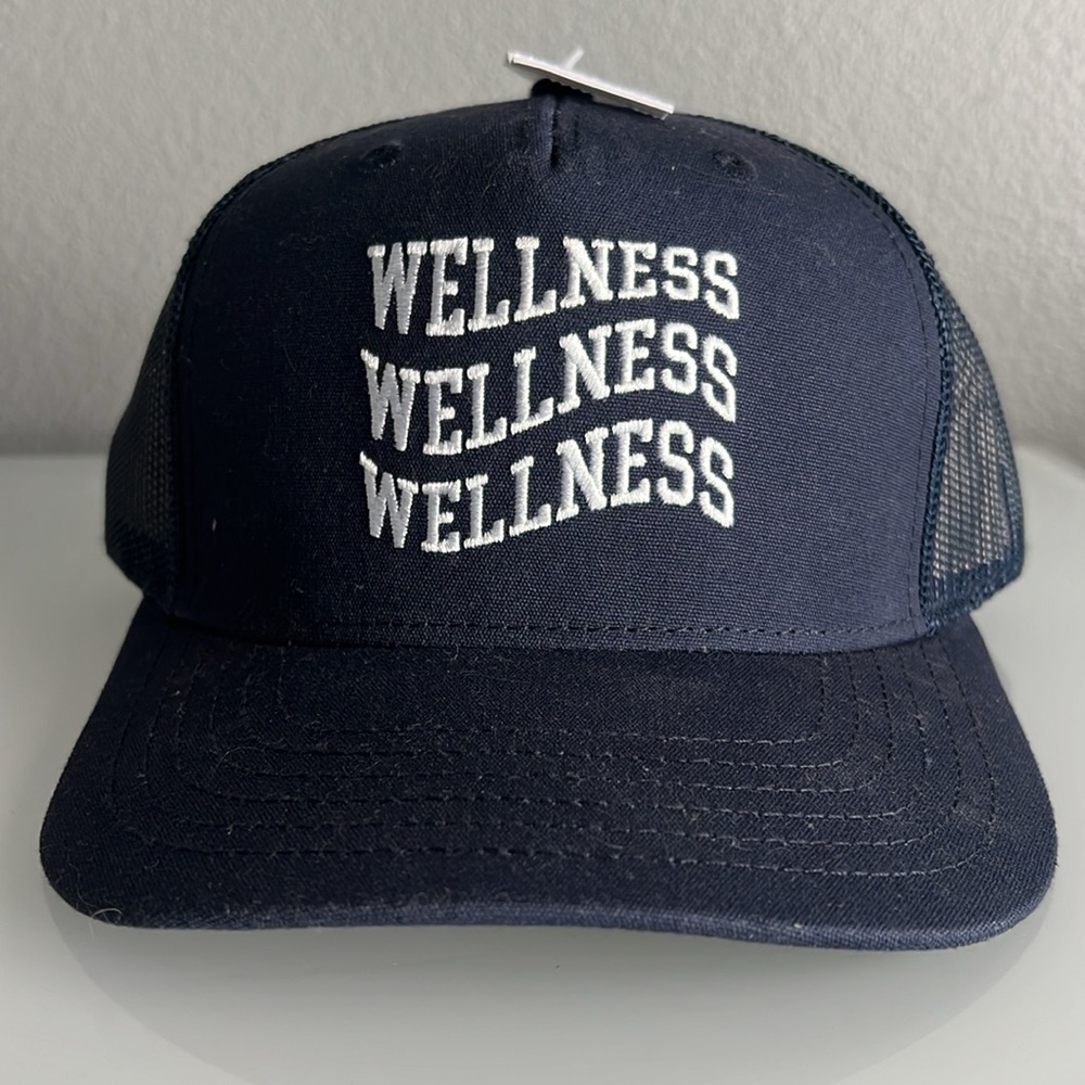 Wellness navy color retro NWT adjustable trucker hat with insert